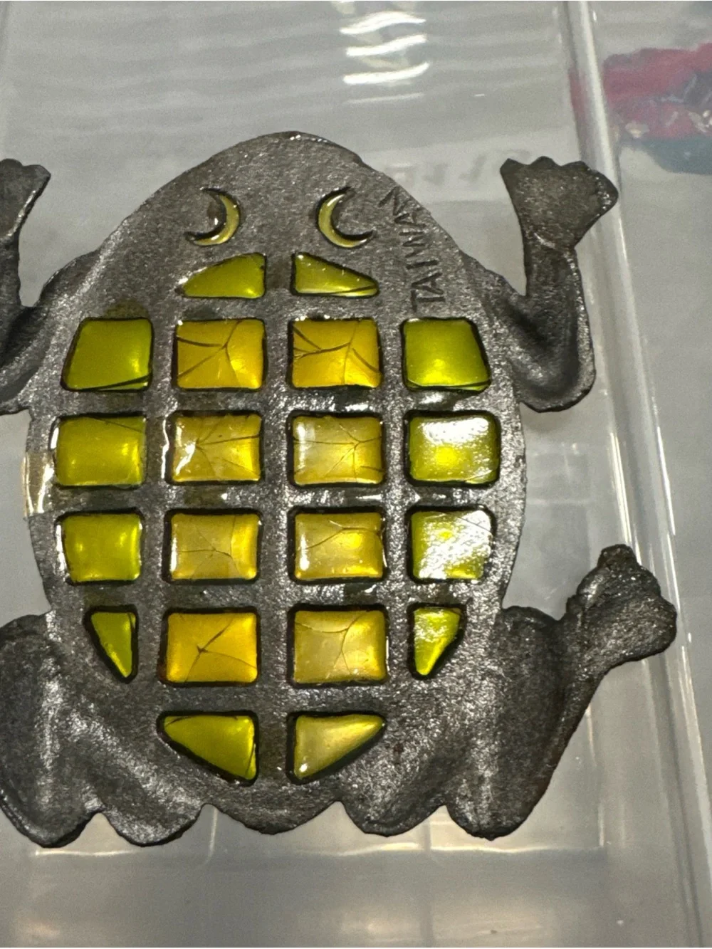 Vintage trivet cast iron, frog, hot plate, stand stained glass moon eyes